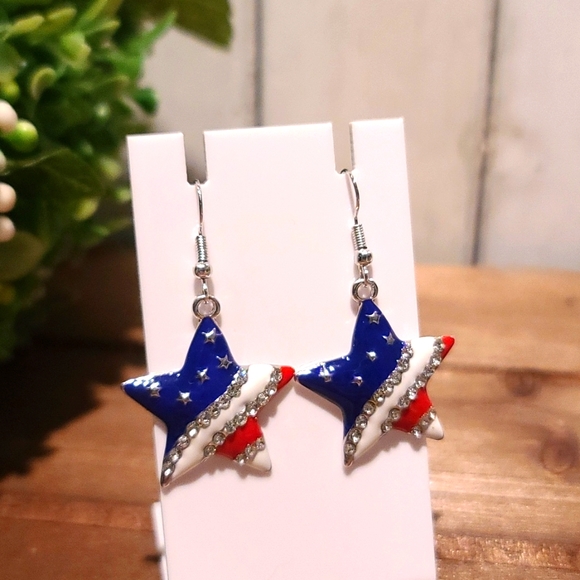 STAR Dangle Earrings  USA PATRIOTIC with Rhinestones NWT - Picture 3 of 3